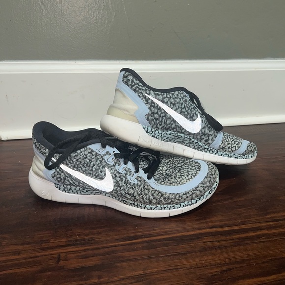 Nike free 5.0 running shoes cheetah print - Picture 2 of 5